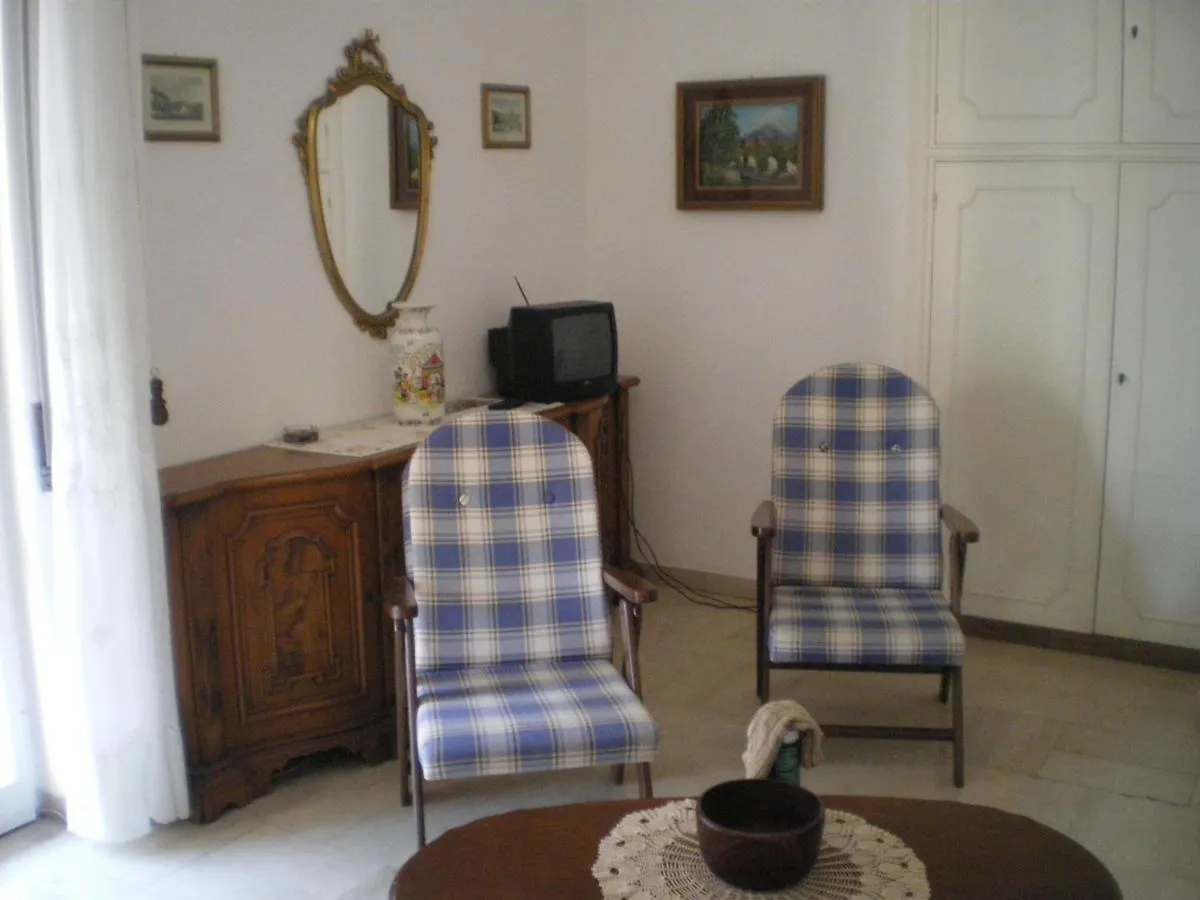 Poppy Apartment Levanto